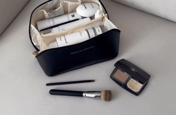 make up 🤍 