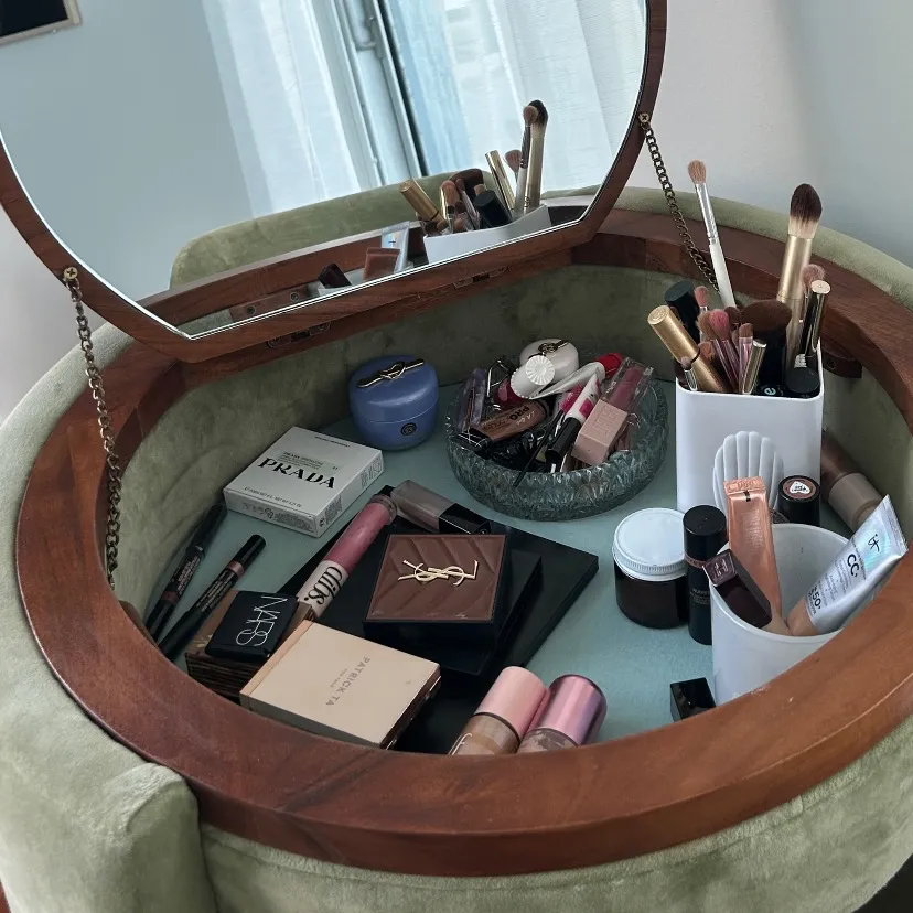 MAKEUP FAVORITES 