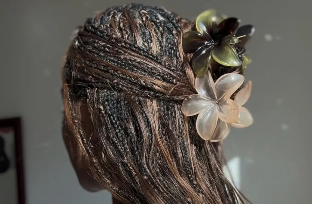 Use code “GIANNA” for 21% off your hair!! 