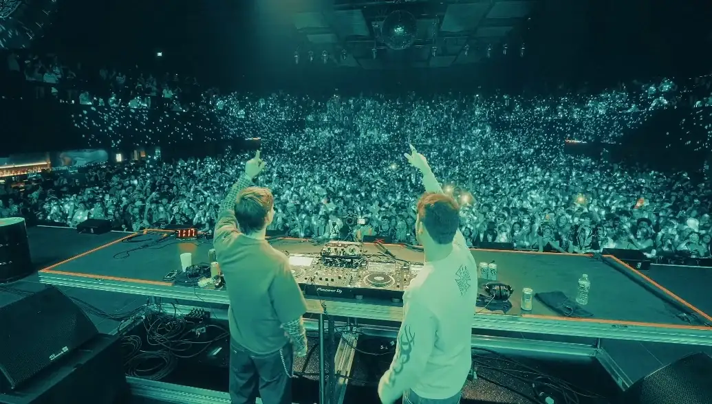MISSION BALLROOM FULL SET