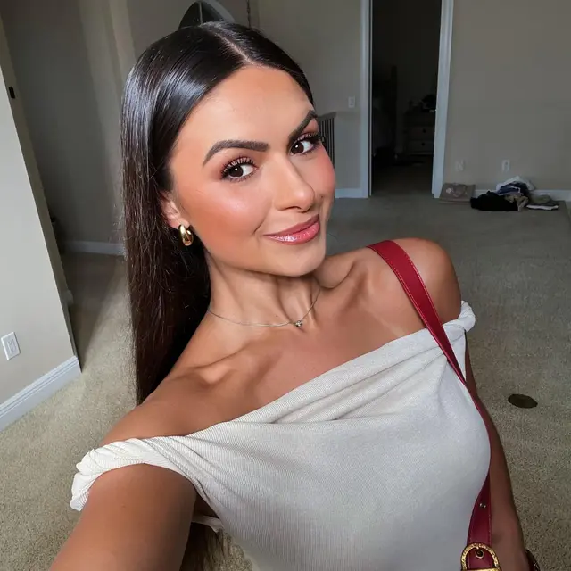 Gigi Katsounakis's Amazon Page
