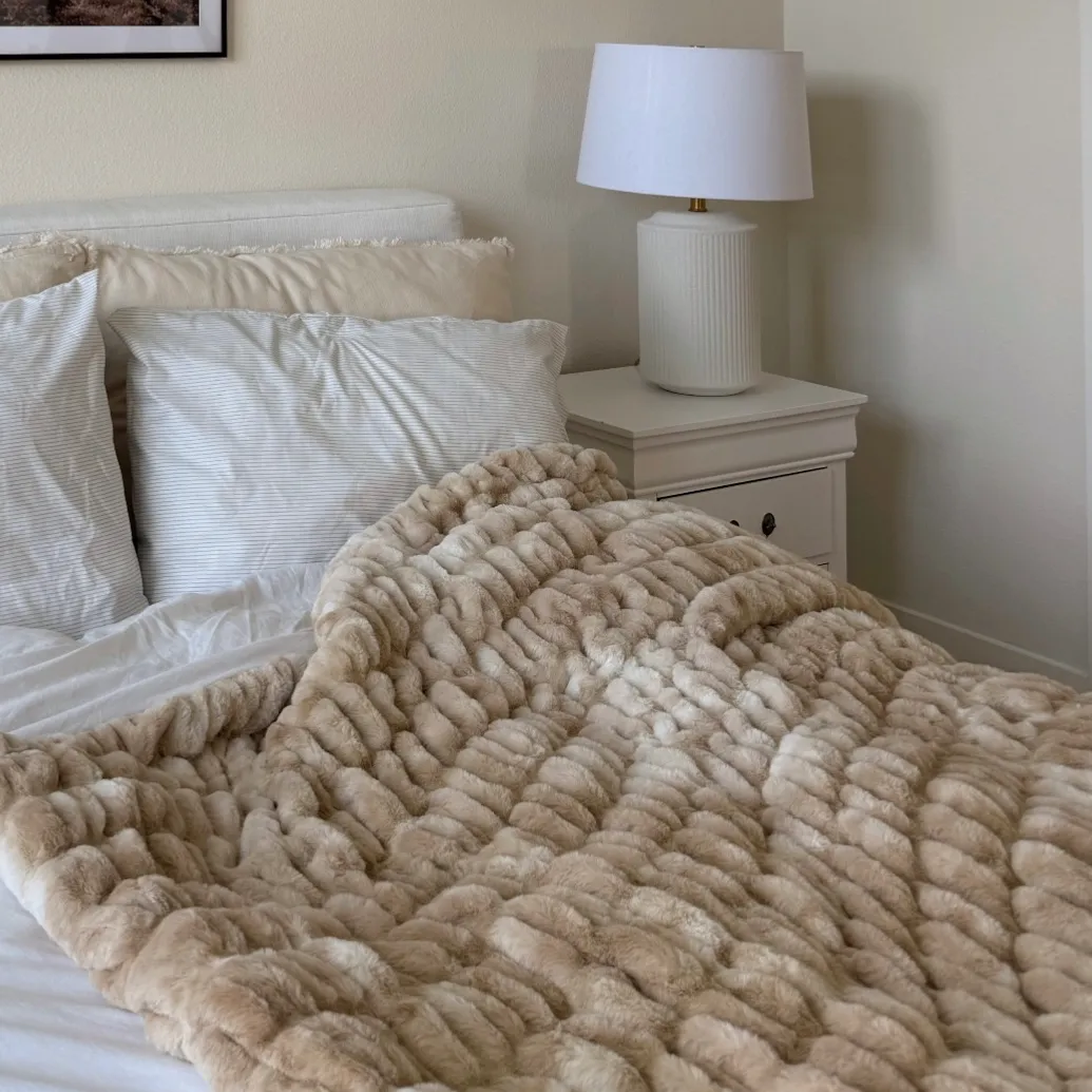 LOLA BLANKETS (use code MACYLOE)