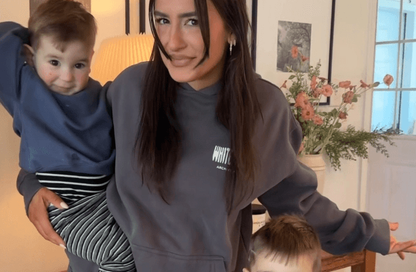 Sweatsuit 