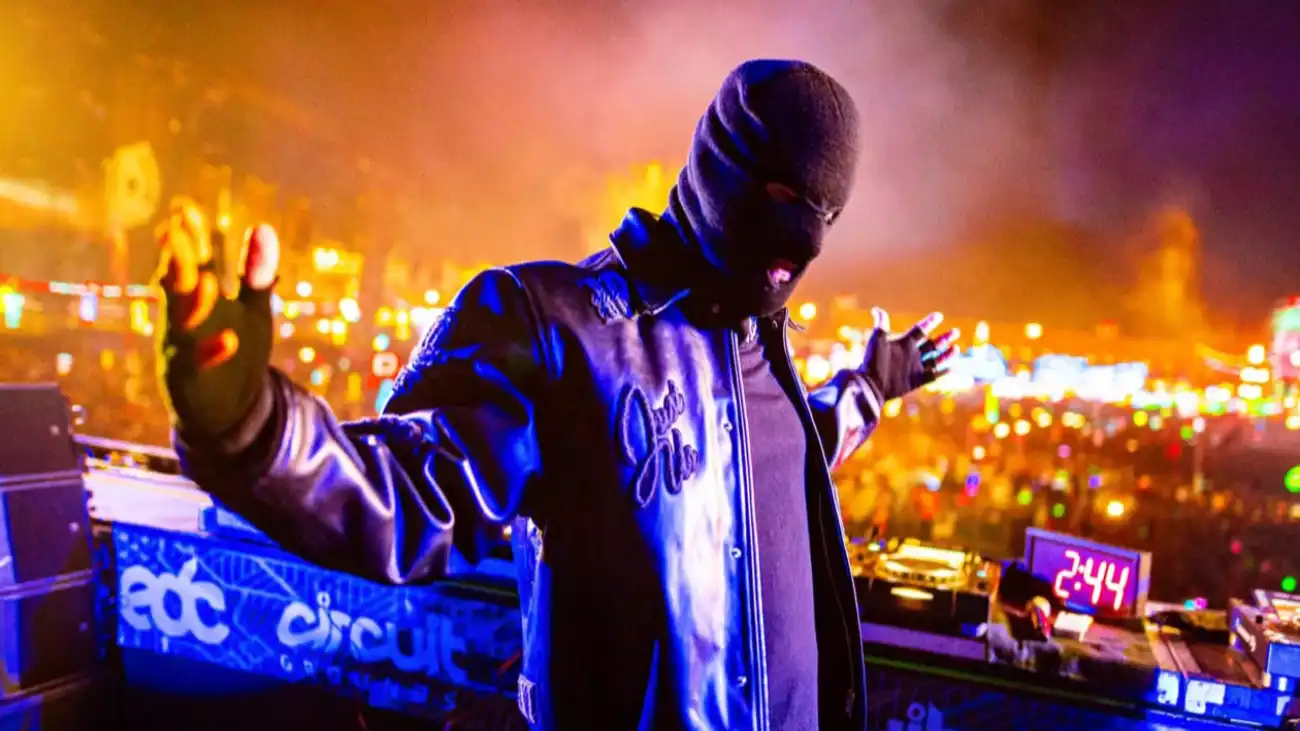 Featured Artist: MALAA 🎵