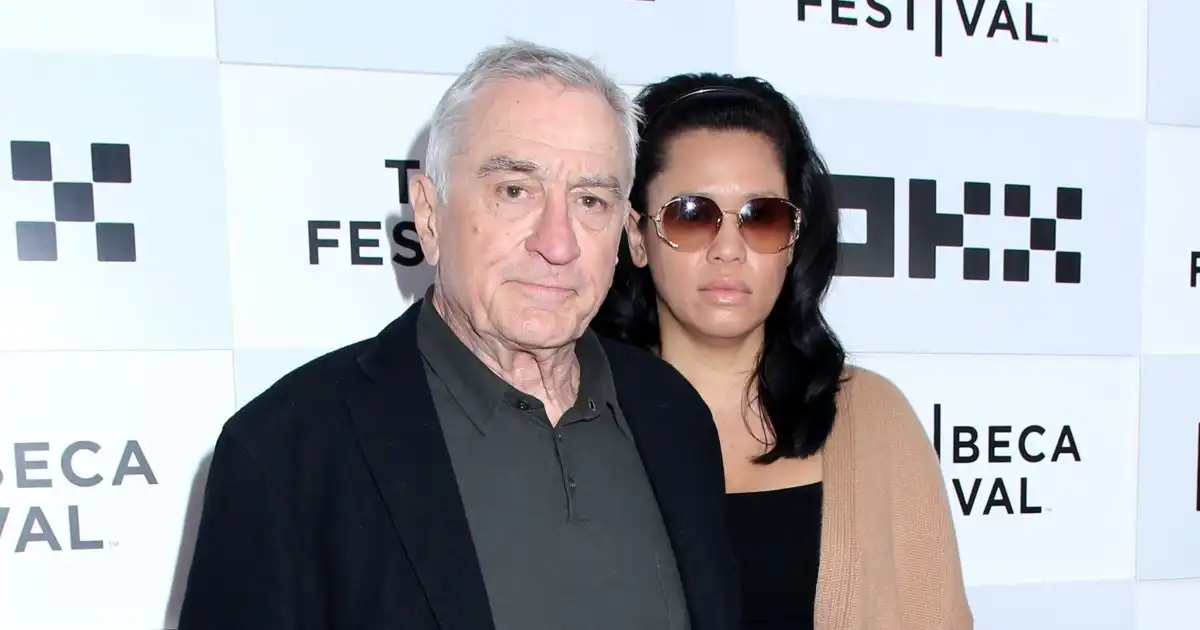 Robert De Niro's GF Diagnosed w/ Bell's Palsy