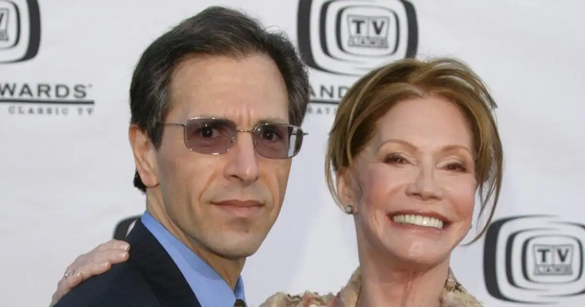 Inside Mary Tyler Moore’s Marriage to Robert