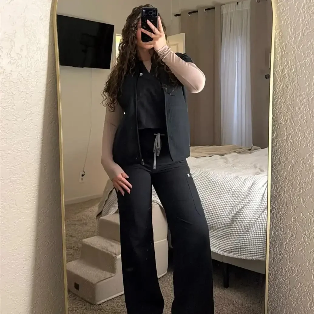 SCRUB OUTFIT INSPO