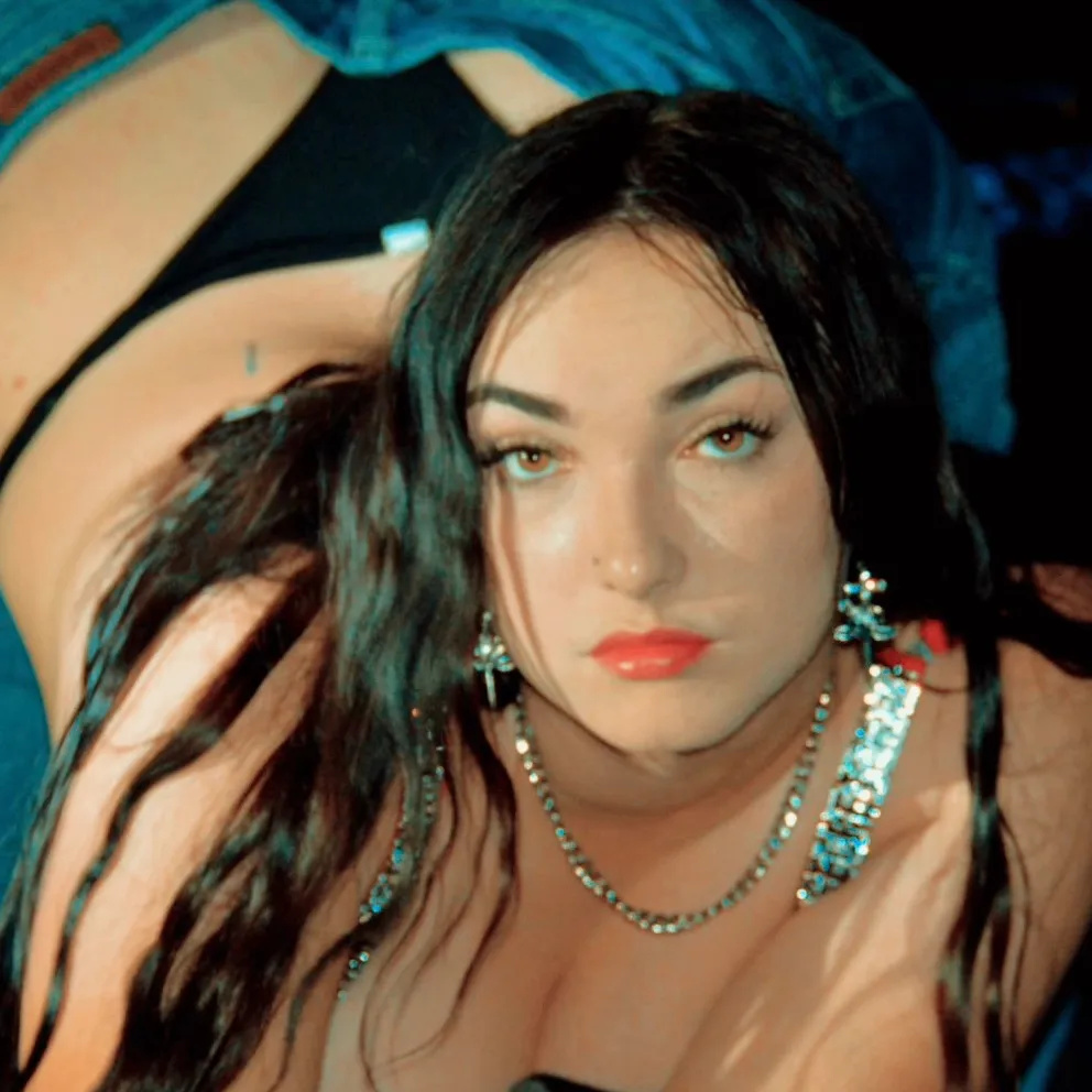 𝐒𝐞𝐧𝐝 𝐦𝐞 𝐲𝐨𝐮𝐫 𝐭𝐢𝐩 ;)