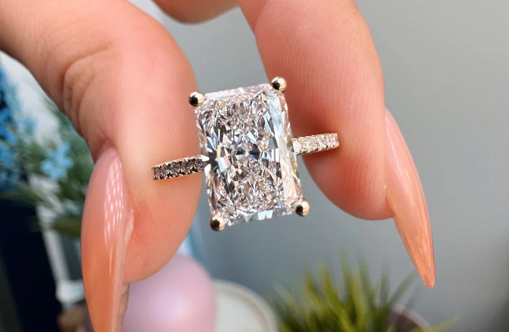 Radiant cut engagement rings 