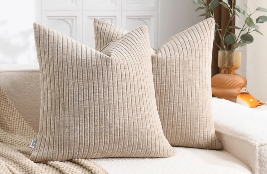 Throw pillows 