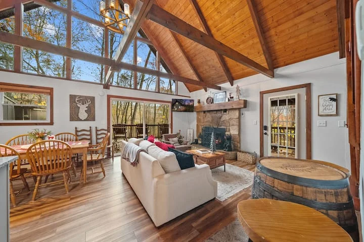 Don't Worry, Bear Happy! Chalet in Gatlinburg · ★4.87 · 3 bedrooms · 4 beds · 2 baths