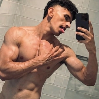 Enzo Arryo VIP