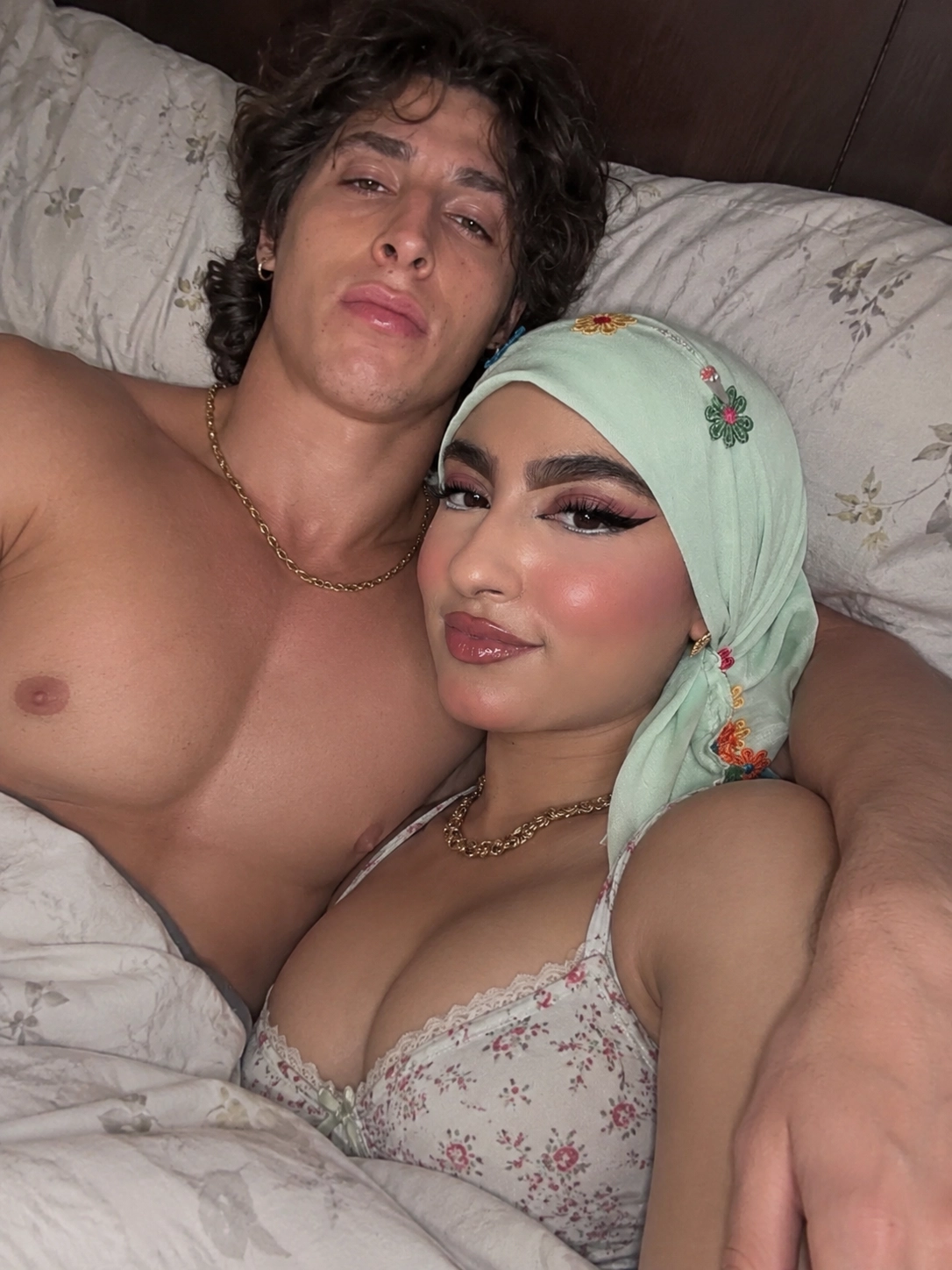 محجبة و الوحش واش هي 😳