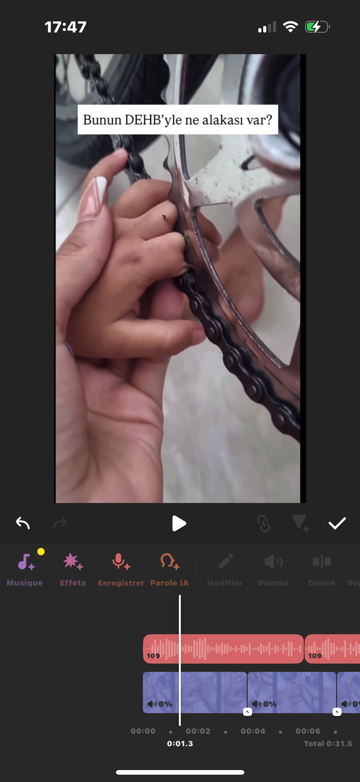 الولد صغير مسكين 💔