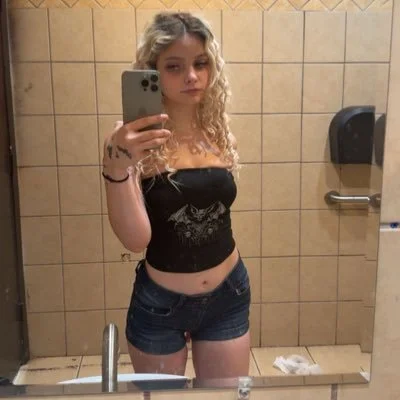 Holly Mae